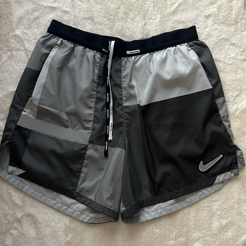 Men’s medium Nike running shorts